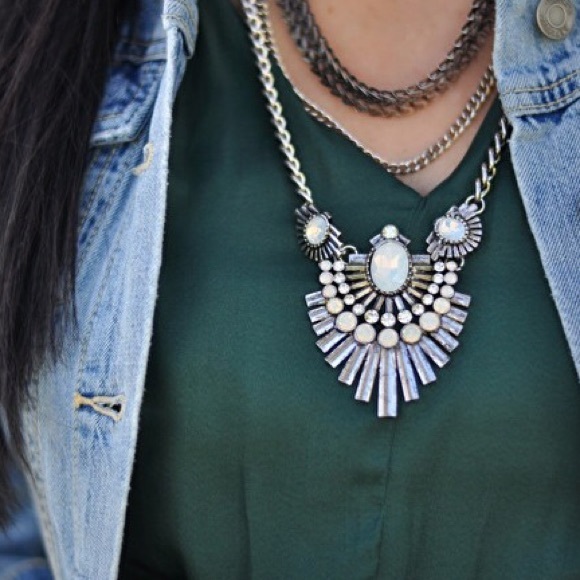 Silver Tone Fashion Necklace - Picture 2 of 4